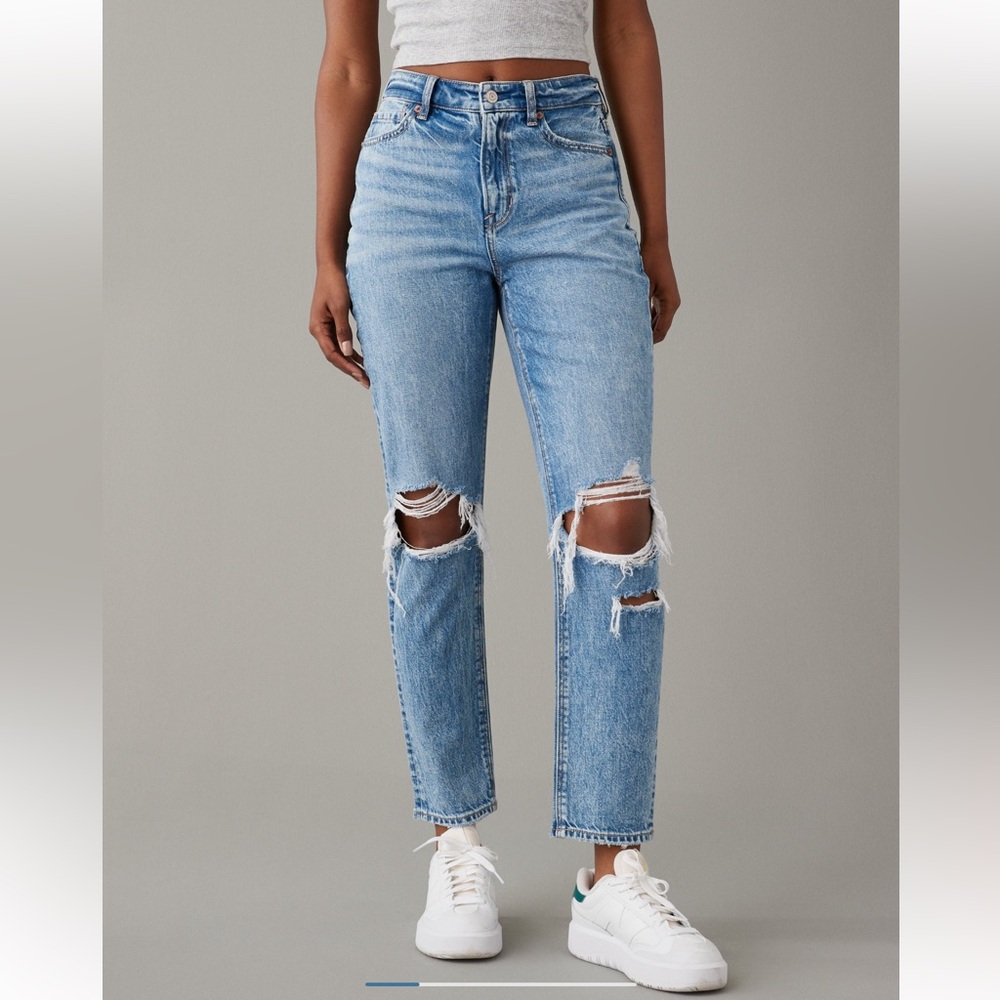 AE Strigid Ripped Mom Jeans